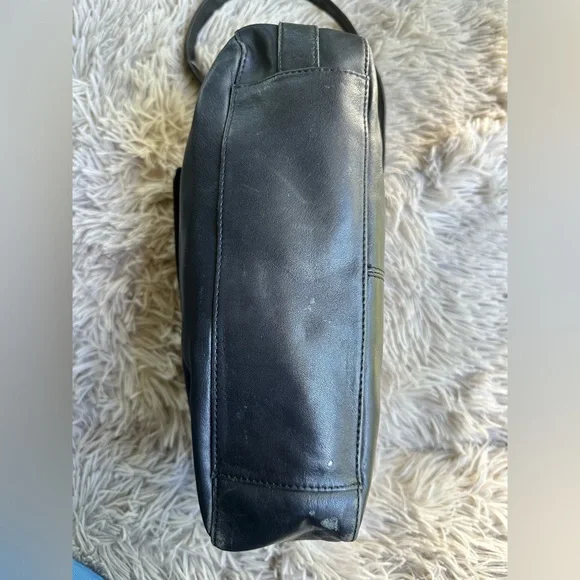 Etienne Aigner Vintage 90’s Crossbody Soft Black Leather Bag - Picture 6 of 13